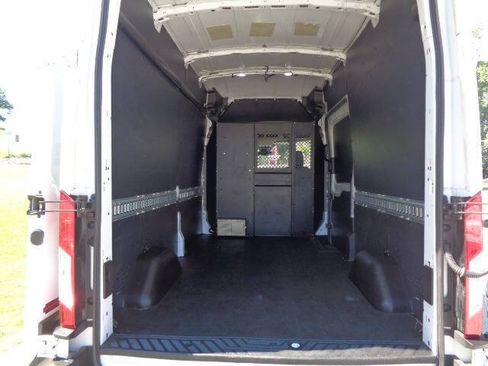 Used 2019 Ford Transit 250 148 High Roof RWD image 5