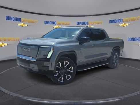 Used 2024 GMC Sierra EV Denali AWD/4WD image 4
