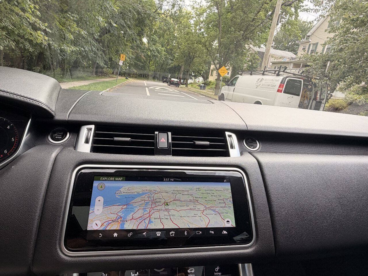 Used 2018 Land Rover Range Rover Sport HSE AWD/4WD image 24