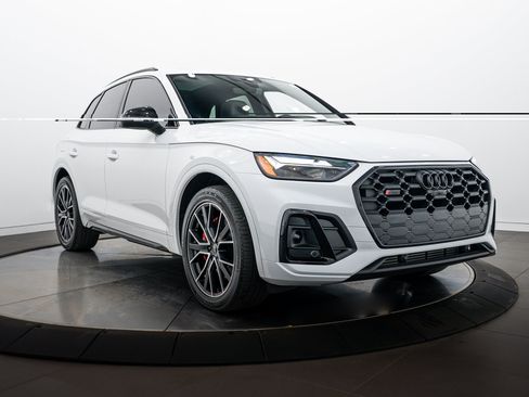 Certified 2023 Audi SQ5 Premium Plus w/ Premium Plus Package AWD/4WD image 2