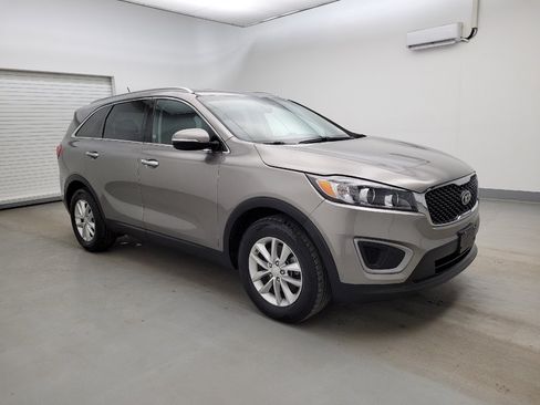 Used 2016 Kia Sorento FWD image 11