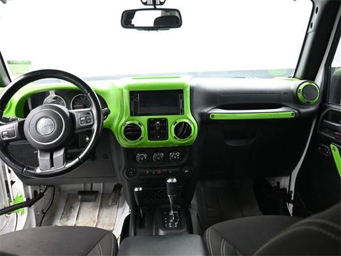 Used 2017 Jeep Wrangler Unlimited Rubicon image 23