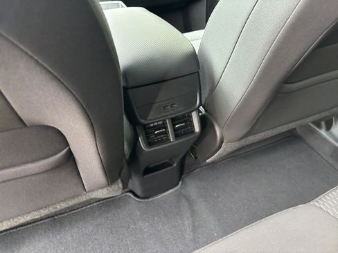 Used 2025 Chevrolet Equinox LT image 23