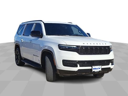 Used 2023 Jeep Wagoneer Series II image 2