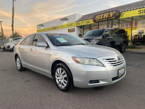 Used 2007 Toyota Camry LE image 1