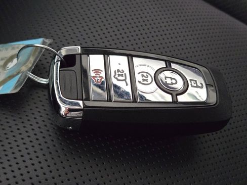 New 2026 Lincoln Navigator Premiere AWD/4WD image 28