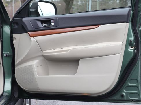 Used 2013 Subaru Outback 2.5i Limited image 29