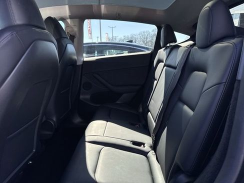Used 2024 Tesla Model Y Standard Range image 9