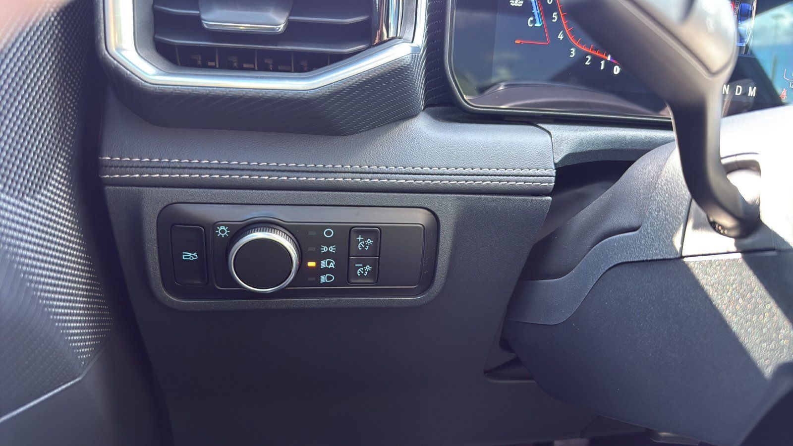 Used 2025 Ford Mustang GT Premium RWD image 17