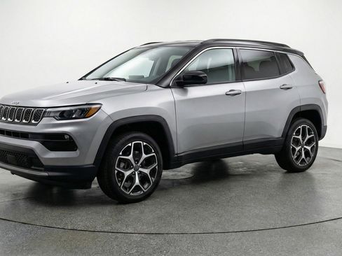 Used 2025 Jeep Compass Limited image 3