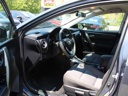 Used 2017 Toyota Corolla LE w/ Carpet Mat Package (TMS) FWD image 22