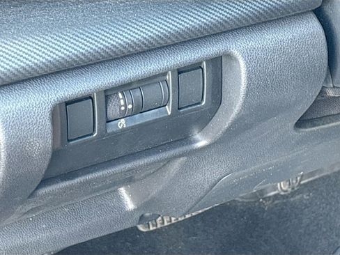 Used 2025 Subaru Crosstrek 2.0i Premium image 10