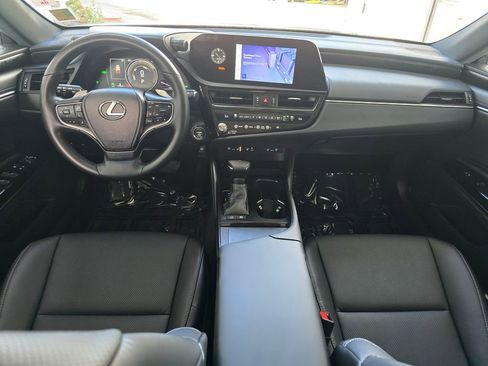 Used 2025 Lexus ES 300h w/ Premium Package FWD image 10