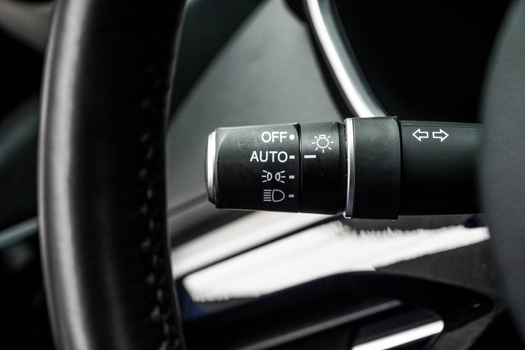 Used 2026 Acura MDX w/ Technology Package FWD image 36