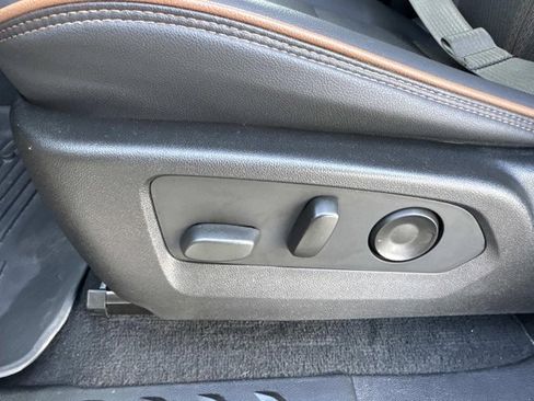 Used 2024 GMC Canyon AT4 image 11