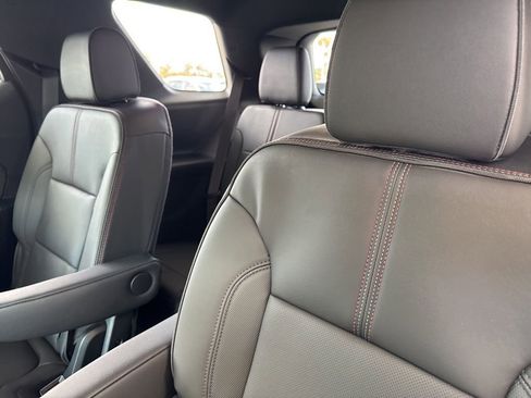 Used 2023 Chevrolet Traverse RS image 14