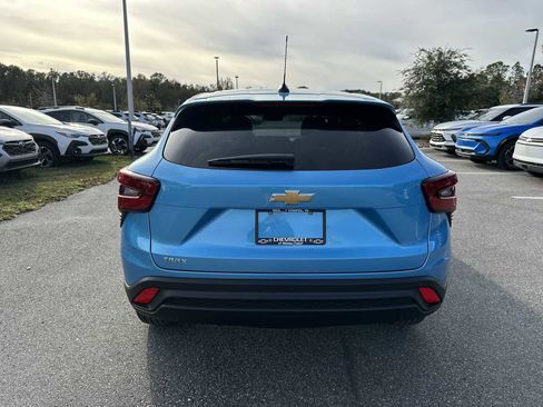 New 2026 Chevrolet Trax LS w/ LS Convenience Package FWD image 5