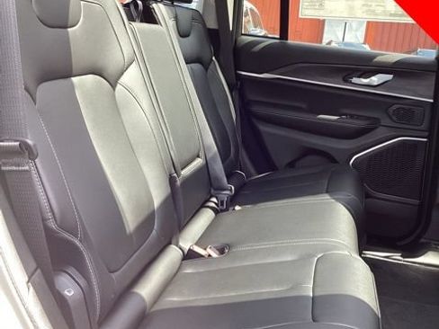 Used 2023 Jeep Grand Cherokee 4WD 4xe image 16