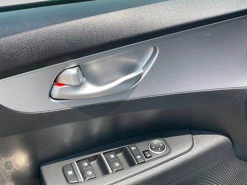 Certified 2023 Kia Forte LXS w/ LXS Technology Package FWD image 19