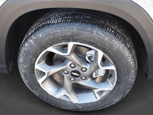 New 2026 Chevrolet Trax LT w/ LT Convenience Package image 12