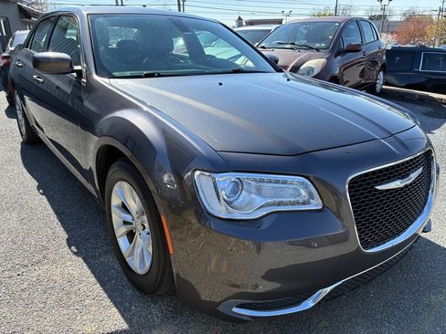 Used 2015 Chrysler 300 Limited image 3