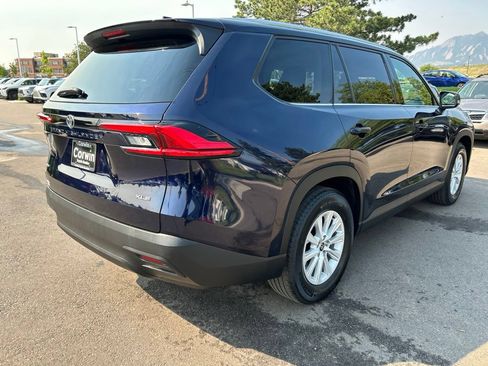Used 2024 Toyota Grand Highlander AWD image 8