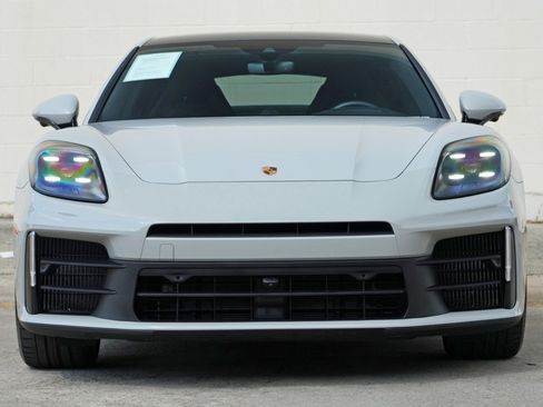 Used 2025 Porsche Panamera image 7