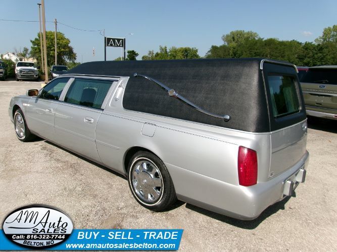 Used 2004 Cadillac De Ville Hearse FWD image 3