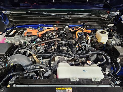 Certified 2025 Toyota Tacoma TRD Off-Road w/ TRD Off Road Upgrade Package image 19