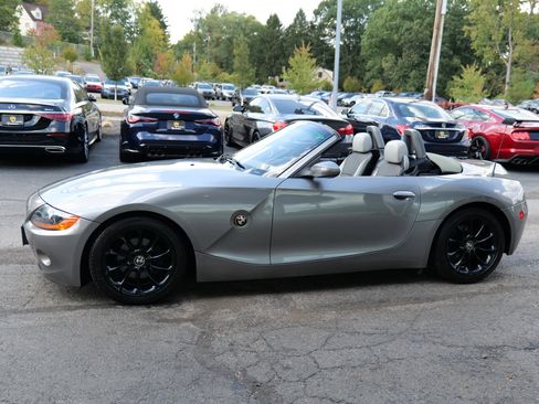 Used 2004 BMW Z4 2.5i image 9