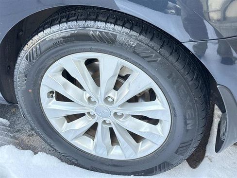 Used 2016 Kia Sedona EX image 7