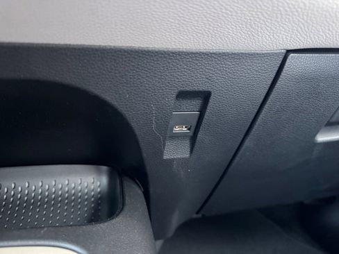 Used 2021 Toyota Corolla LE image 22