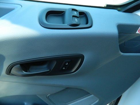 Used 2019 Ford Transit 250 130 Low Roof image 21