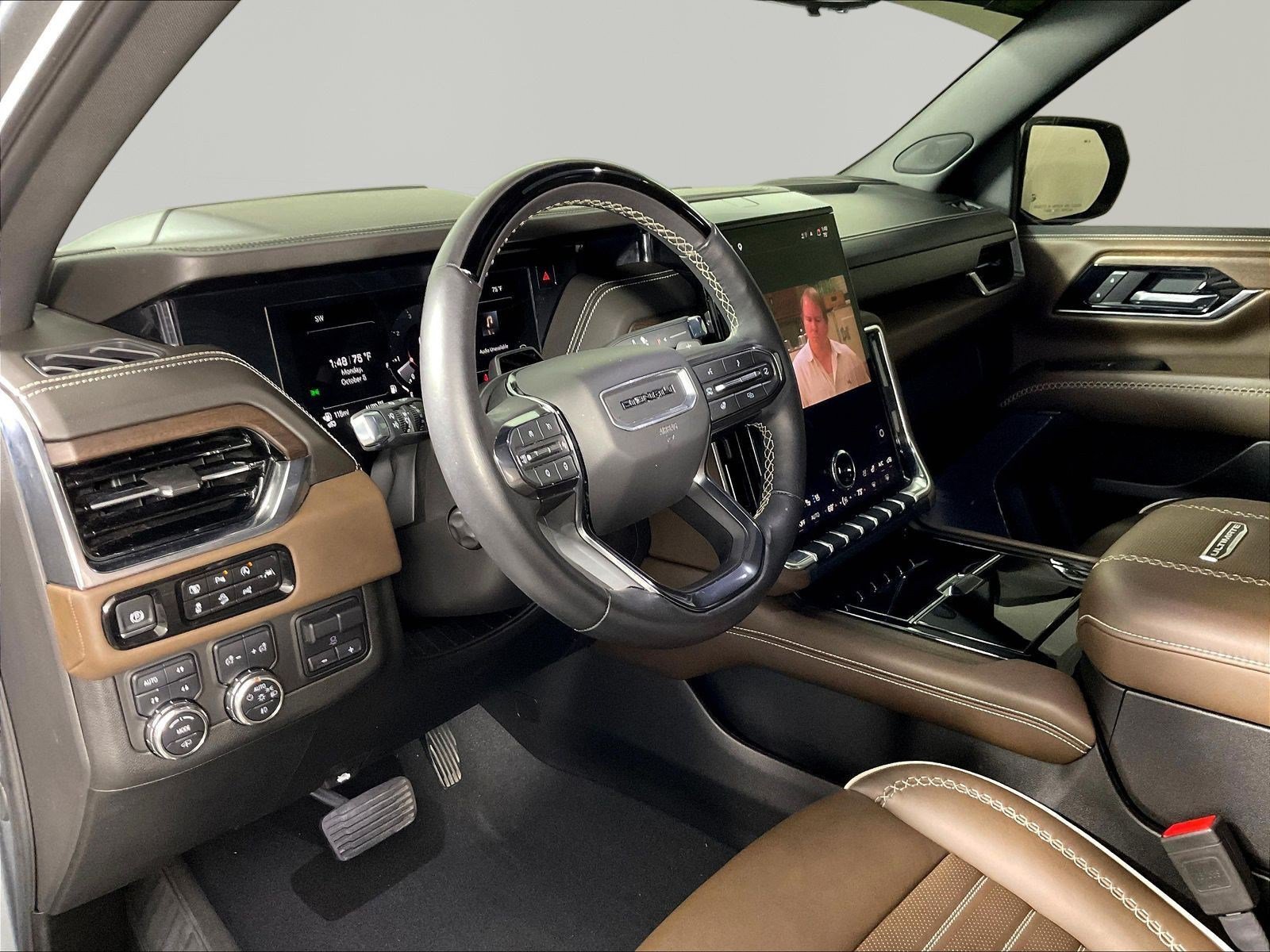 Used 2025 GMC Yukon Denali Ultimate AWD/4WD image 16