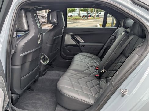 Used 2023 BMW 740i RWD image 10