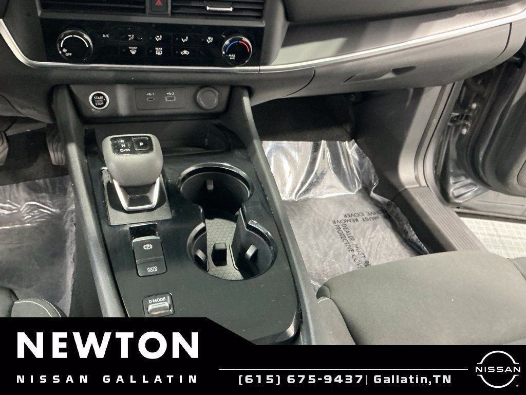 Used 2023 Nissan Rogue S FWD image 9