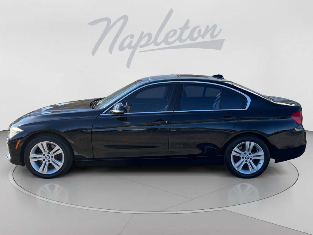 Used 2018 BMW 330i Sedan w/ Convenience Package RWD image 2