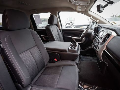 Used 2017 Nissan Titan SV AWD/4WD image 22