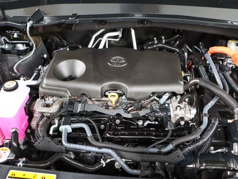 Used 2025 Toyota Grand Highlander AWD Hybrid image 33