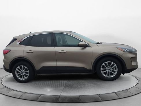 Used 2021 Ford Escape SE image 6