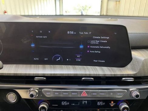 Used 2024 Kia Telluride SX w/ Towing Package image 44