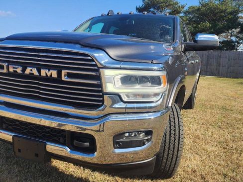 Used 2021 RAM 2500 Laramie AWD/4WD image 2