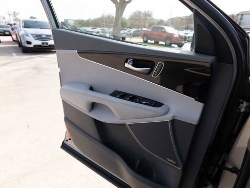 Used 2018 Kia Sorento SX image 20