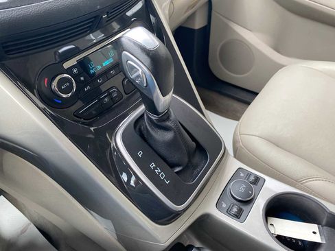 Used 2016 Ford C-MAX Energi SEL w/ Equipment Group 302A FWD image 26