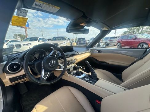 Used 2024 MAZDA MX-5 Miata RF Grand Touring w/ Weather Package image 10