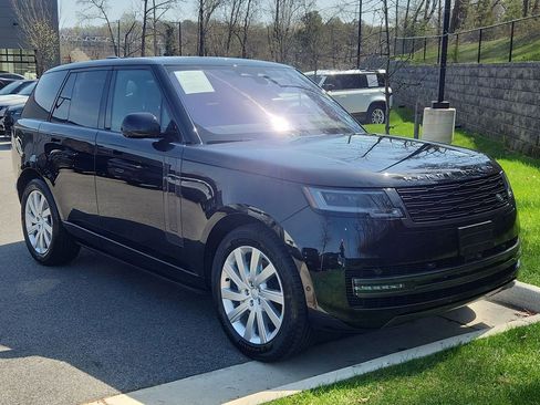 Used 2023 Land Rover Range Rover SE image 10