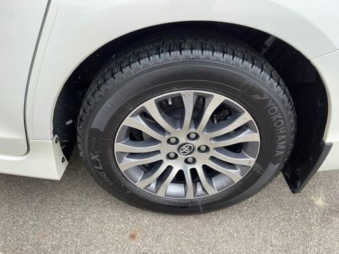 Used 2019 Toyota Sienna XLE Premium image 47
