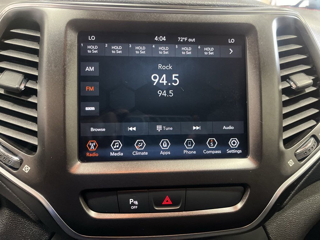 Used 2020 Jeep Cherokee Trailhawk AWD/4WD image 31