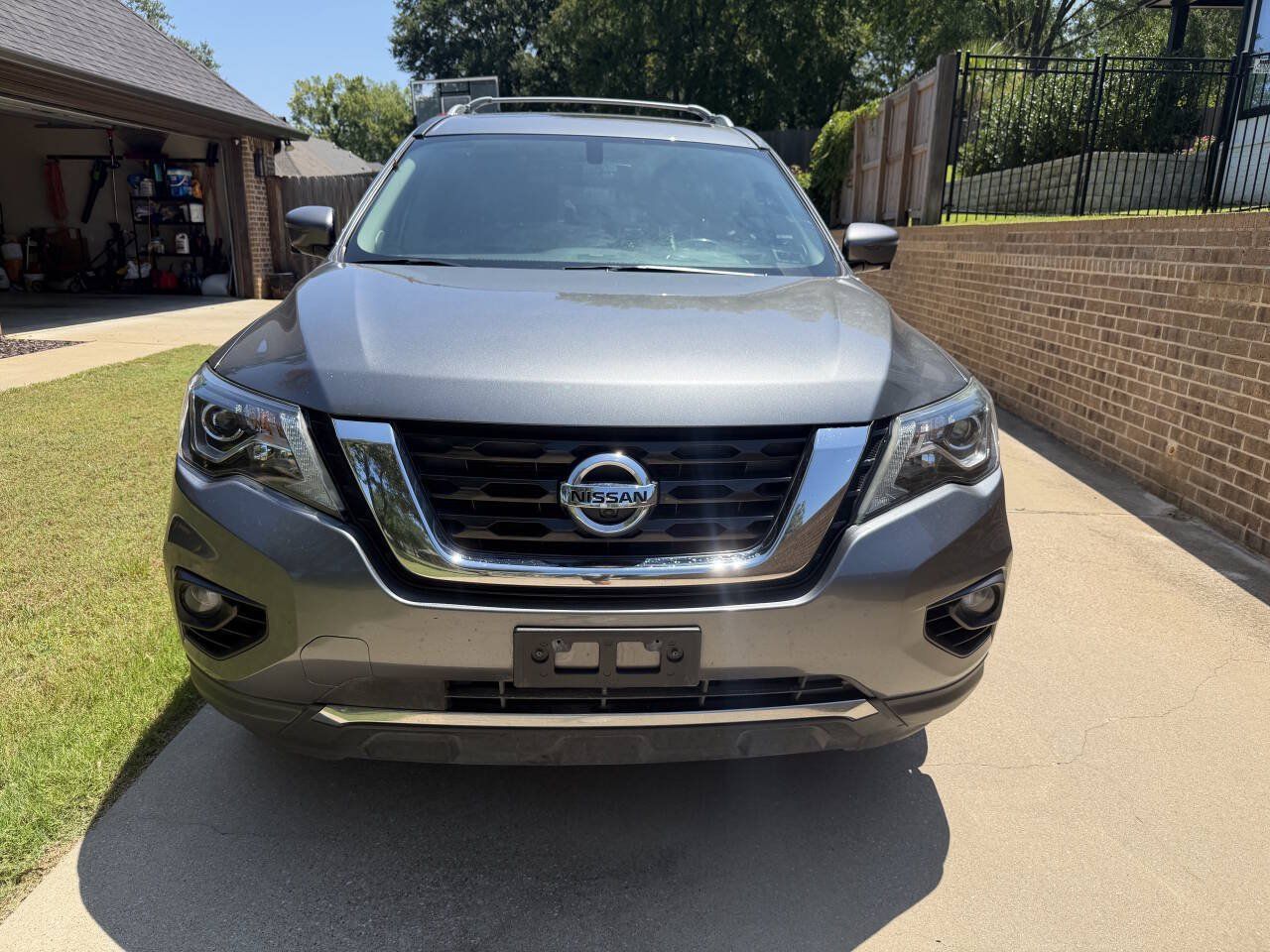 Used 2017 Nissan Pathfinder Platinum FWD image 6