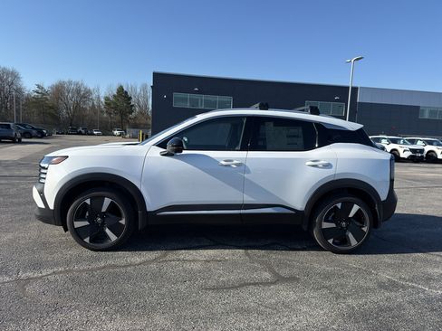 New 2026 Nissan Kicks SR w/ Cold Weather Package AWD/4WD image 6